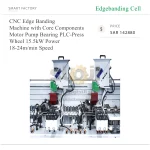 ⁦ماكينة تلصيق حواف CNC بمكونات رئيسية تشمل المحرك والمضخة والمحمل ووحدة PLC وعجلة الضغط، بقدرة 15.5 كيلوواط وسرعة 18–24 متر/دقيقة⁩ - الصورة ⁦6⁩